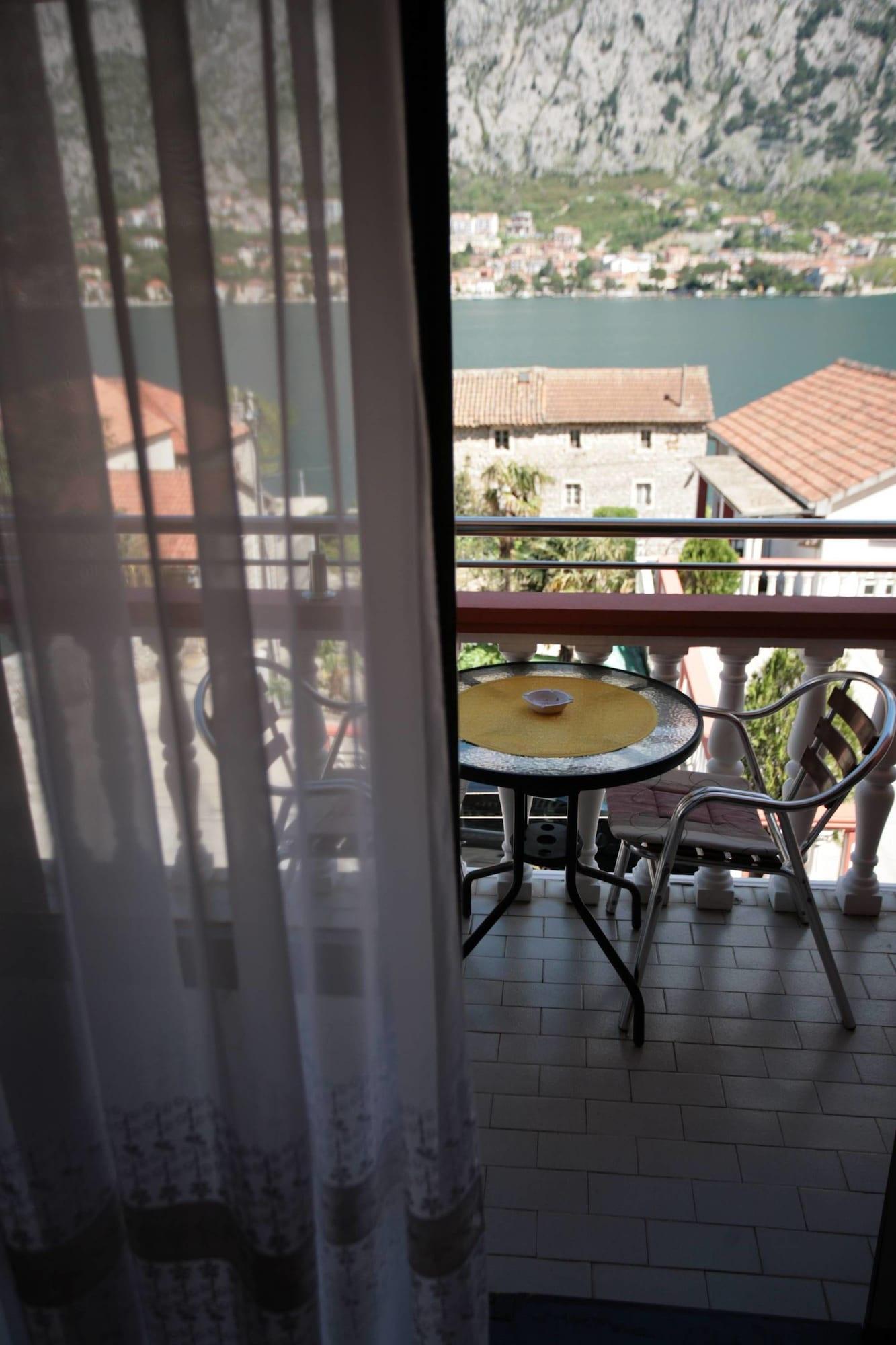 Apartments Simun โกตอร์ ภายนอก รูปภาพ