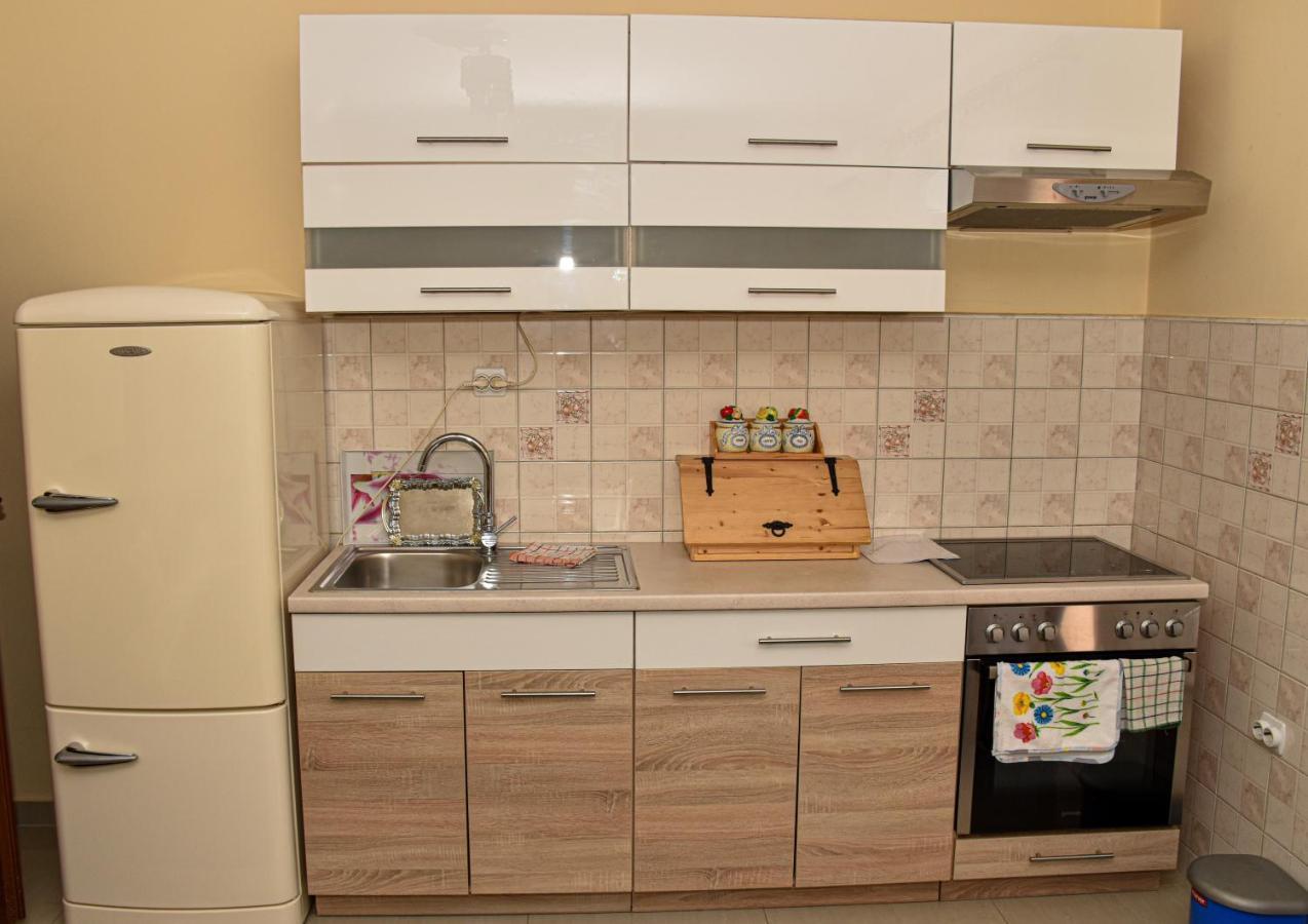 Apartments Simun โกตอร์ ภายนอก รูปภาพ